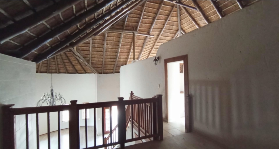To Let 5 Bedroom Property for Rent in Melodie North West